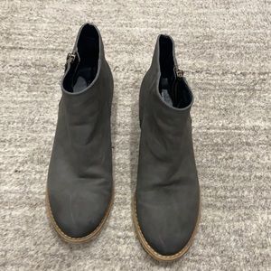 Tucker and Tate Suede Grey Booties Girls sz 3-1/2